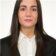 Profesora apta para dar clases de Lengua castella y catalana, además de matemáticas.